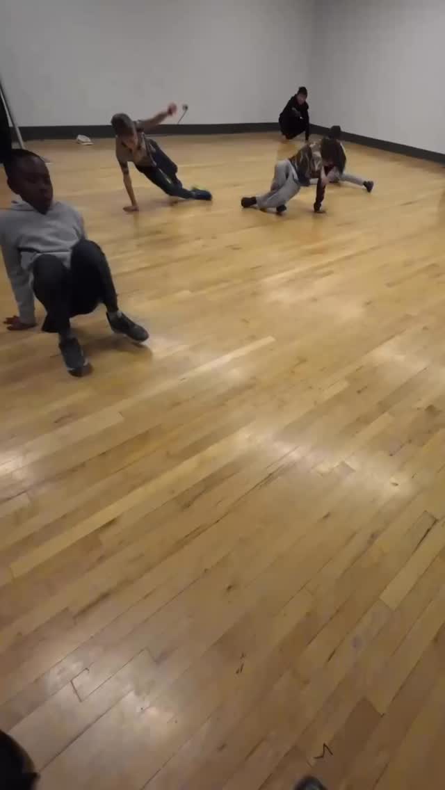 Monday Kids Beginner Breaking with @rawskeleton_tfs 

This class is for kids ready to jump into breaking! We’ll learn the fundamentals, build strength, and understand how to use our muscles to develop real moves. Expect lots of movement, confidence-building, and fun while learning the foundations of breaking 💥

Monday Kids Beginner Breaking 
Time: 6:00 pm - 6:50 pm 
📍1400 Dallas Arts

For more info on classes link in our bio!